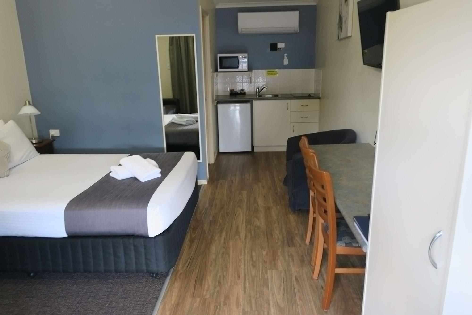 Motor Inn, Sure Collection By Bw 4*